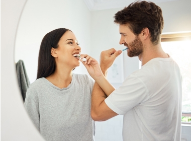 La Cura dei Denti e l'Igiene Orale: Consigli per un Sorriso Sano e Splendente